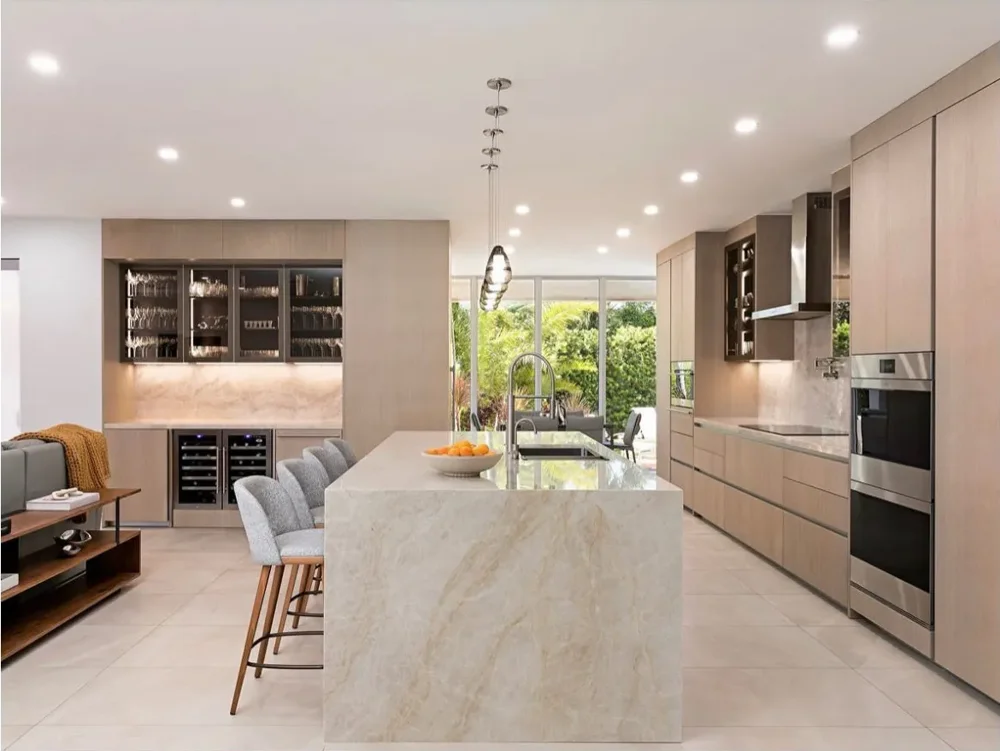 Home Bar, Modern, Private home, Florida: home bar photo 1 by DALOP Design