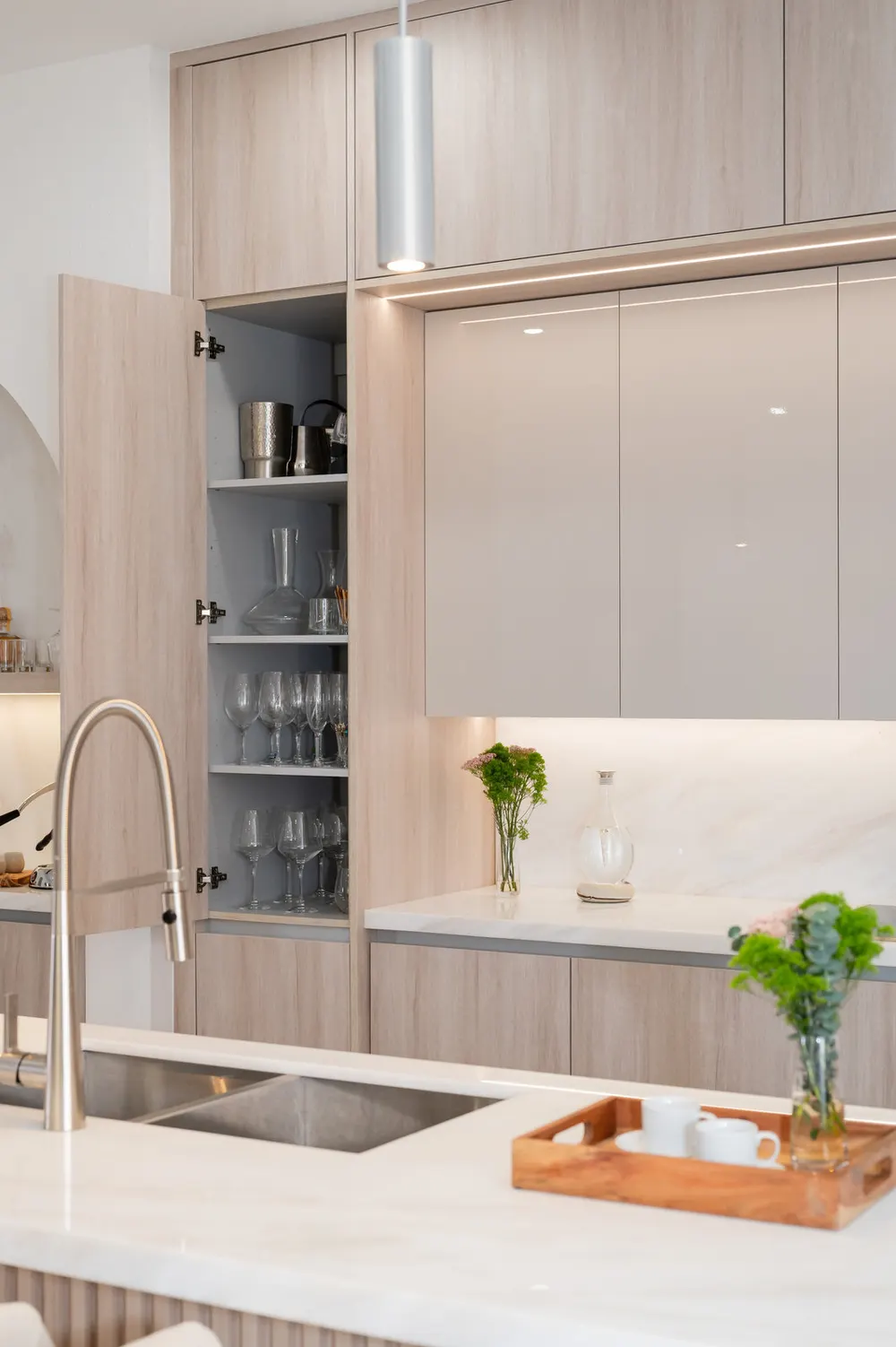 JH Residence, Kitchen Remodel, Miami, Florida: kitchen photo 19 by DALOP Design
