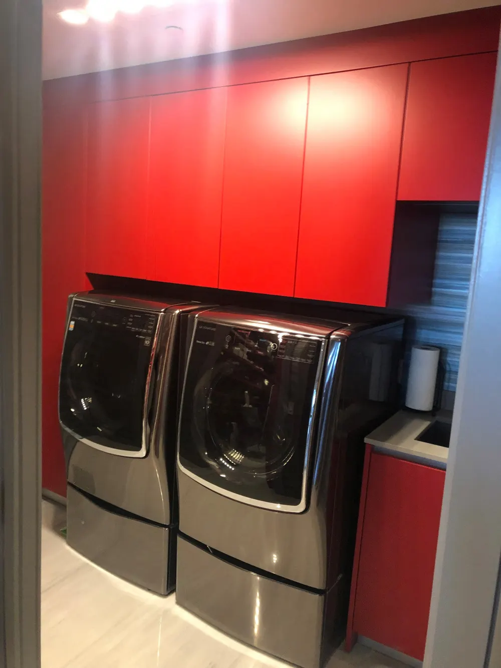 Laundry Rooms, Private homes, Florida: outdoor and utility space photo 3 by DALOP Design
