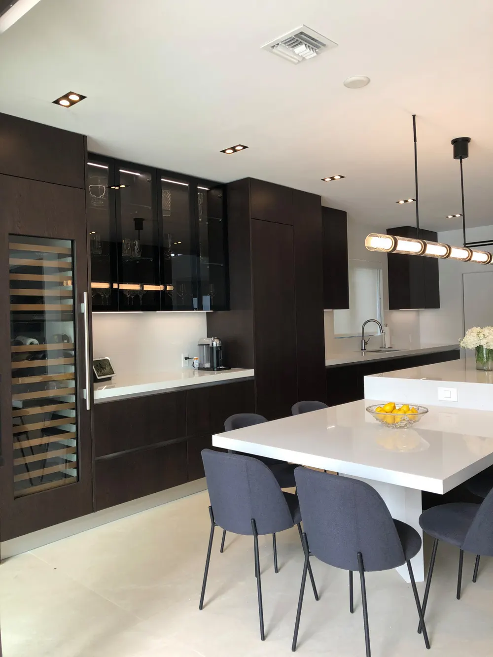 Nahon Residence, Kitchen Remodel, Miami Beach, Florida: kitchen photo 2 by DALOP Design