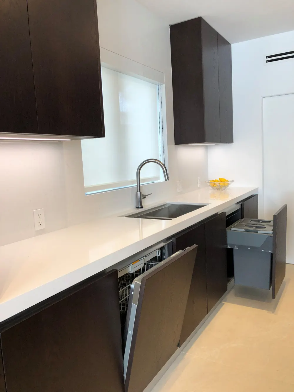 Nahon Residence, Kitchen Remodel, Miami Beach, Florida: kitchen photo 4 by DALOP Design