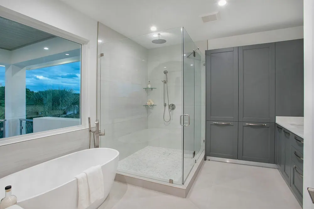 Spec Home, Pompano Beach, Pompano Beach, Florida: spec home photo 4 by DALOP Design