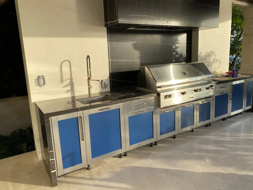 Star Island, Outdoor Kitchen, Star Island, Miami Beach: outdoor and utility space photo 3 by DALOP Design