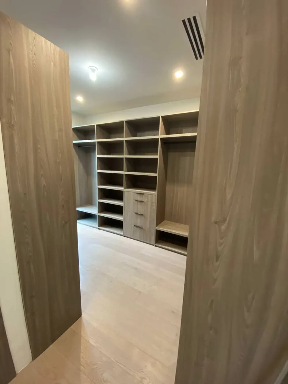 Walk-in Closets, Private homes, Florida: closet photo 3 by DALOP Design